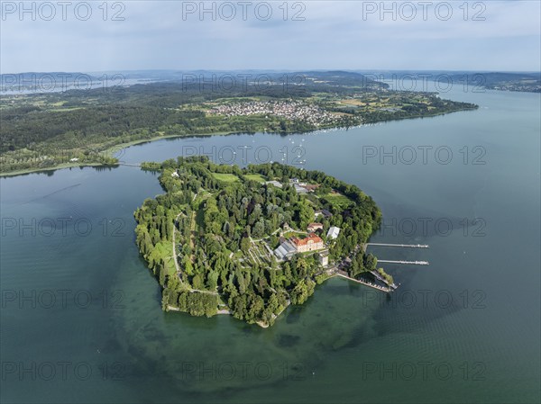 The island of Mainau in Lake Constance with the jetty and the baroque Mainau Castle, built between