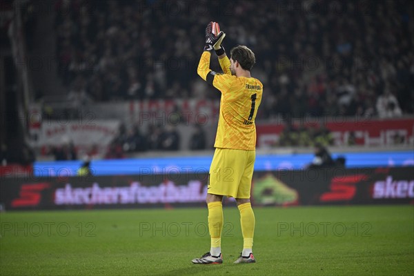 Goalkeeper Kevin Trapp Eintracht Frankfurt SGE (01) claps his hands in encouragement, applause