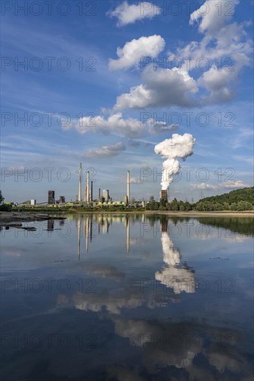 Industrial backdrop of the ThyssenKrupp Steel steelworks in Bruckhausen, on the Rhine, Schwelgern