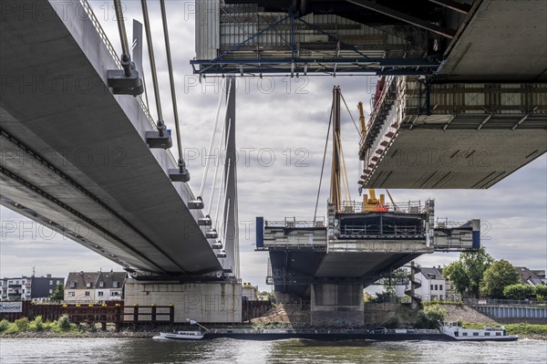 Demolition of the old A40 Rhine bridge Neuenkamp, next to it the first part of the new motorway