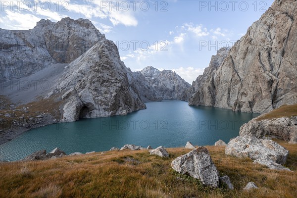 Mountain lake Kol Suu, Sary Beles Mountains, Naryn Province, Kyrgyzstan, Asia