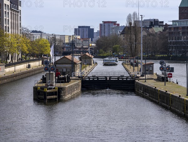 Mühlendammschleuse, Berlin-Mitte, Germany, Europe