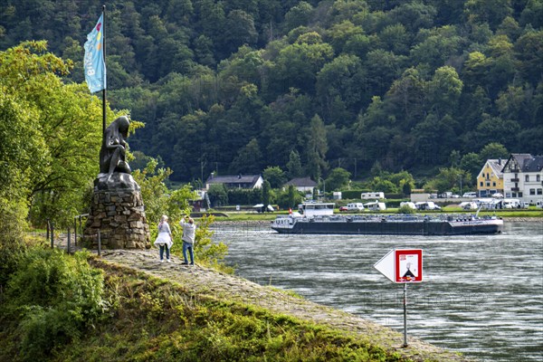 Upper Middle Rhine Valley, Loreley statue on the top of the harbour dam pier near St. Goarshausen,