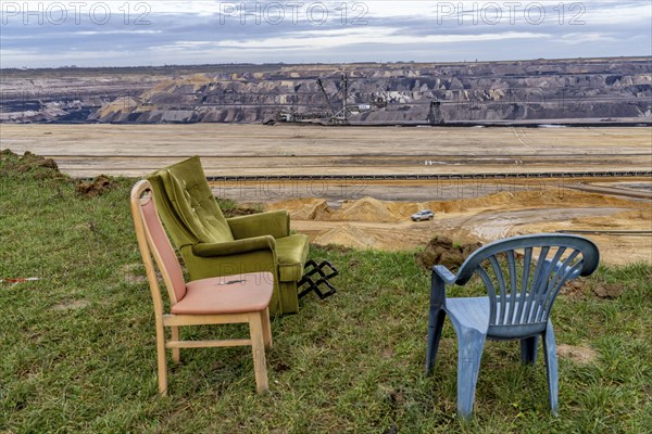 Edge of the Garzweiler II open-cast lignite mine, at the village of Lützerath, the last village to