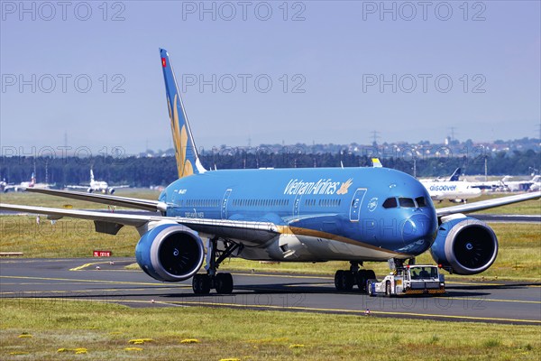 A Boeing 787-9 Dreamliner aircraft of Vietnam Airlines with the registration number VN-A871 at the