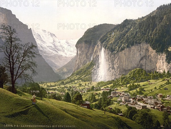 Lauterbrunnental mit Staubbach, Berner Oberland, Schweiz, Historische, digital restaurierte