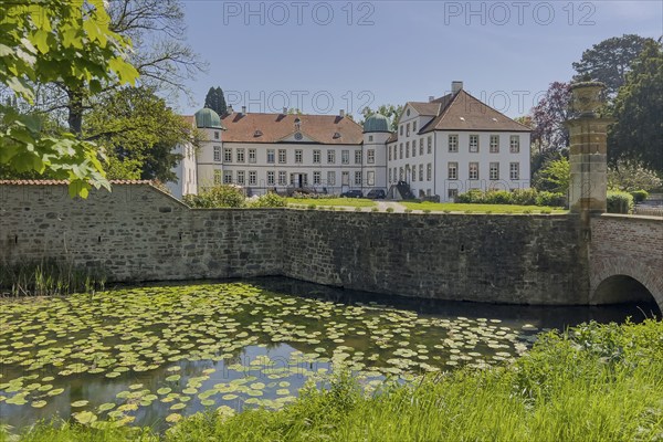 Hünnefeld Castle, moated castle, historical, history, tourism, Diocese of Osnabrück, Bad Essen,