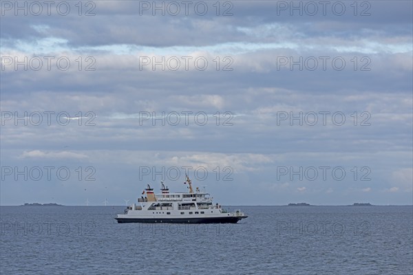 Ferry off Hallig Langeneß, North Frisia, Schleswig-Holstein, Germany, Europe