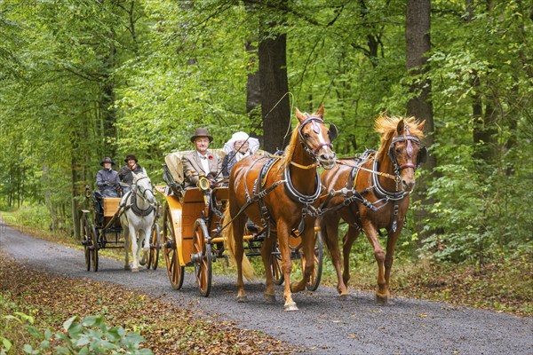 Presentation and route ride, all carriages in stylish tension, popular sporting event over approx.