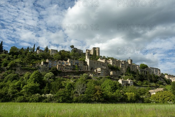 Montbrun les Bains village. Drôme. Auvergne-Rhone-Alpes. France