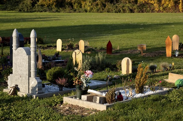 Muslim graves strictly orientated towards Mecca, mosque, main cemetery, Stuttgart,
