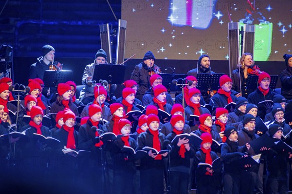 When over 25, 000 visitors flock to the Rudolf Harbig Stadium for the big Advent concert just in
