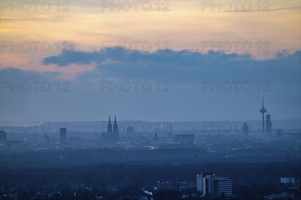 The skyline of Cologne, seen from the east, Cologne Bay, sunset, North Rhine-Westphalia, Germany,