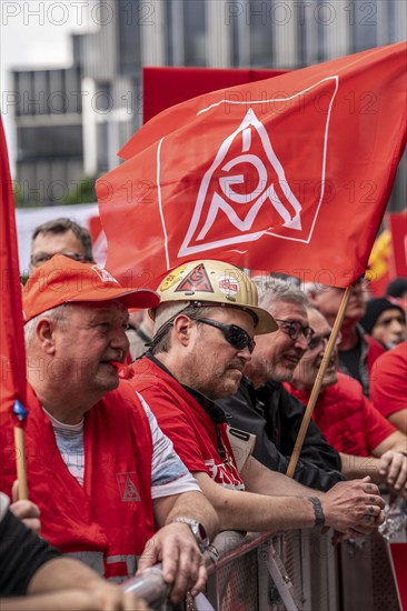 Demonstration by many thousands of steelworkers in front of the ThyssenKrupp headquarters in Essen