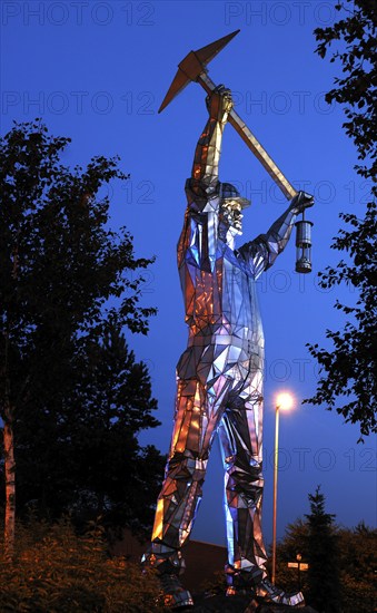 Statue The Brownhills Minor 12 m high, artist John McKenna, Chester Road, Brownhills,