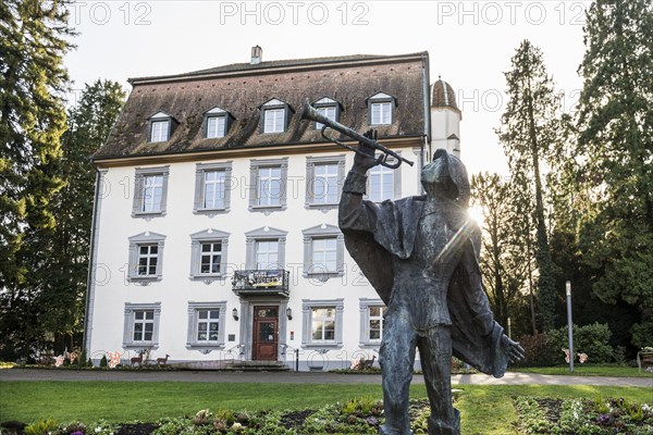 Trumpeter Fountain in front of Schönau Castle, Bad Säckingen, High Rhine, Rhine, Black Forest,