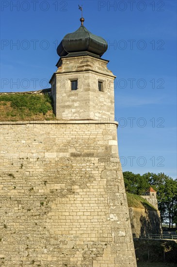 Guardhouse on fortress rampart, fortress wall, bastion Hauptwache, behind bastion Jungfrau,