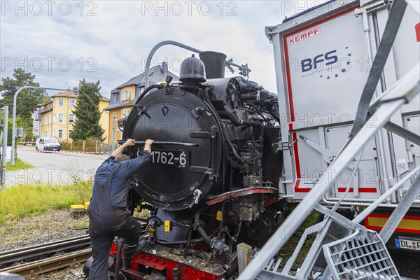 There was a serious accident between a train on the Weißeritz Valley Railway and a lorry from the