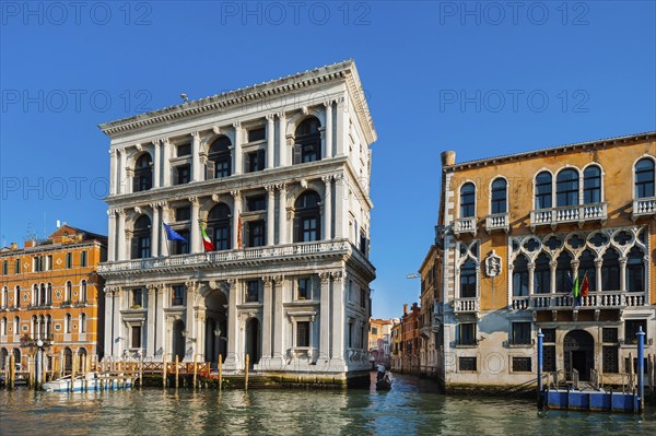 Jetty at the Grand Canal, empty, city trip, holiday, travel, tourism, lagoon city, historical,
