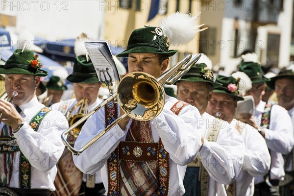 Traditional traditional costume parade, Garmisch-Partenkirchen, Werdenfelser Land, Upper Bavaria,