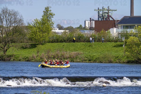 Inflatable boat, rafting at the Ruhr weir near Hattingen, section of the Ruhr Valley cycle path