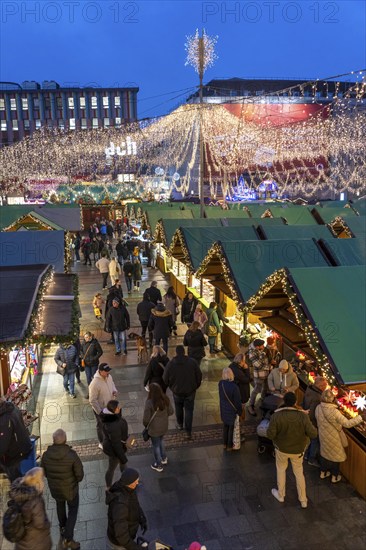 Pre-Christmas season, Christmas market in the city centre of Essen, Kennedyplatz, light decoration,