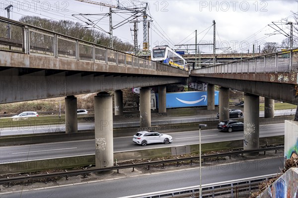 Railway bridges at the Duisburg-Kaiserberg motorway junction, complete reconstruction and new