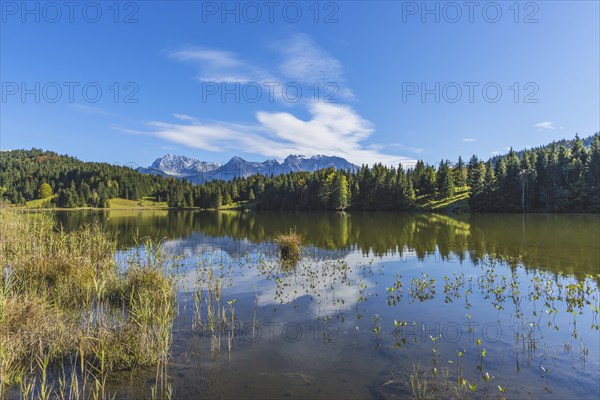 Geroldsee, behind it the Karwendel mountains, Werdenfelser Land, Upper Bavaria, Bavaria, Germany,