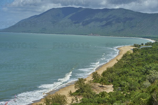 Rex Lookout and Wangetti Beach at Captain Cook Highway between Cairns and Port Douglas, North