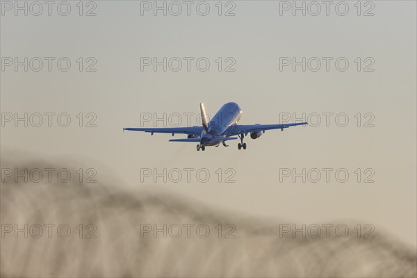Symbolic image, deportation flights of illegal and delinquent migrants, passenger aircraft,