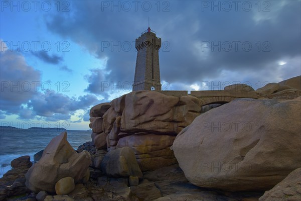 Lighthouse, Phare de Mean Ruz or Phare de Ploumanach, Ploumanach, Granit Rose, Departement Cotes-d
