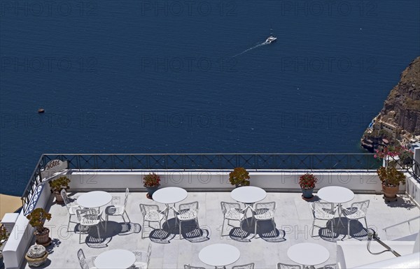 Restaurant on the crater rim, public ground, Fìra, Santorini, Cyclades, Greece, Europe
