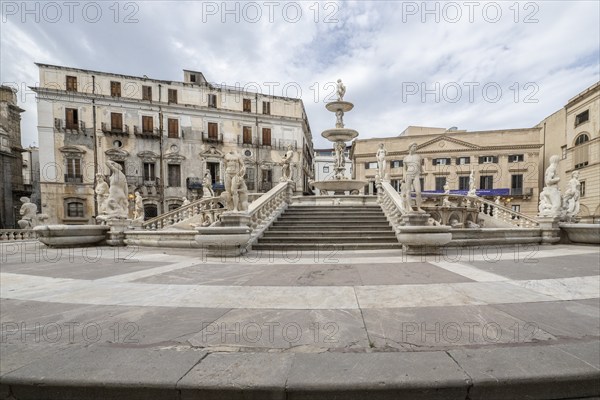 Palermo Old Town, Fontana Pretoria, Sicily, Italy, Europe