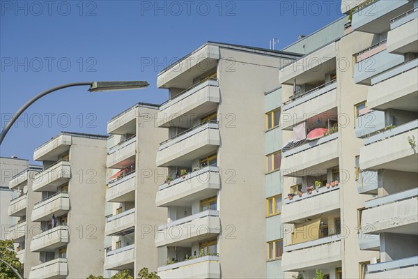 High-rise building, Blasewitzer Ring, Obstallee-Siedlung, Staaken, Spandau, Berlin, Germany, Europe