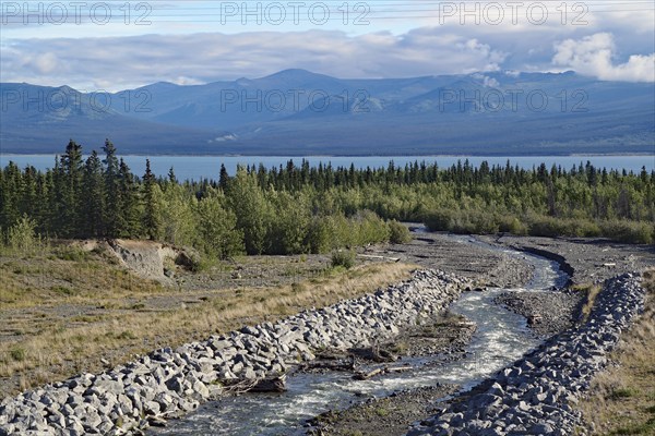 Stream leading down to Kluane Lake, mountains, wilderness, Alaska Highway, Yukon Territory, Canada,