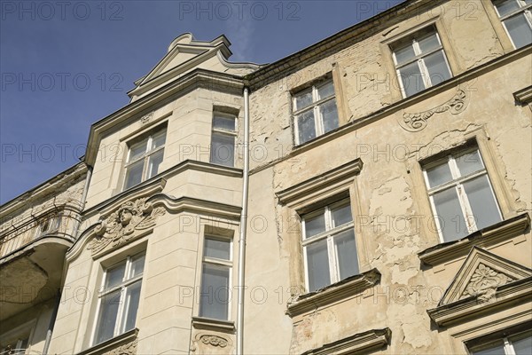Vacant residential building on the corner of Stubenrauchstraße and Odenwaldstraße, Friedenau,