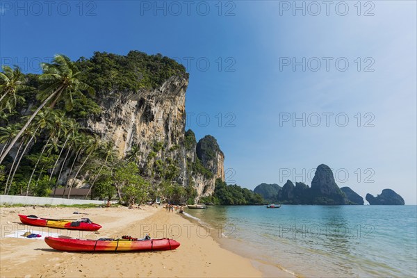 Kayak boats at Torsay beach, bay, sea, ocean, Andaman Sea, tropics, tropical, chalk cliffs,