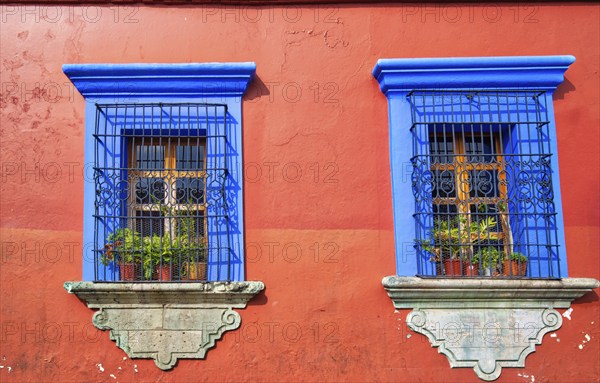 Oaxaca, Scenic old city streets and colorful colonial buildings in historic city center