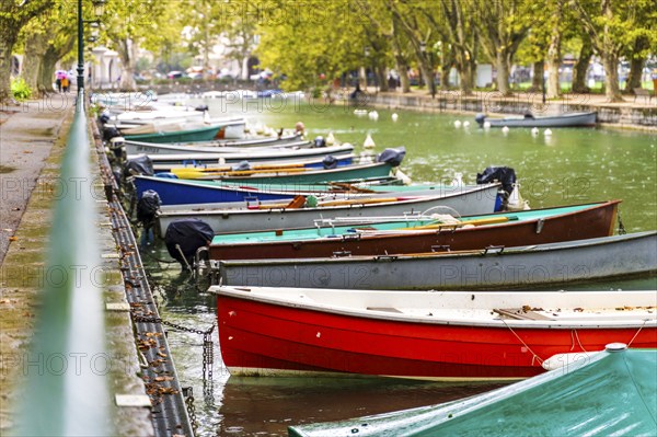 Boats at waterfront of city of Annecy, Departement Haute-Savoie, region Auvergne-Rhône-Alpes,