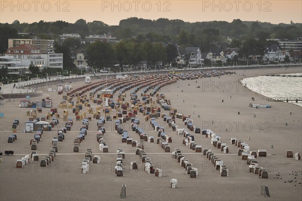 Beach with beach chairs, beach promenade, Baltic Sea spa Travemünde, Bay of Lübeck, Lübeck,