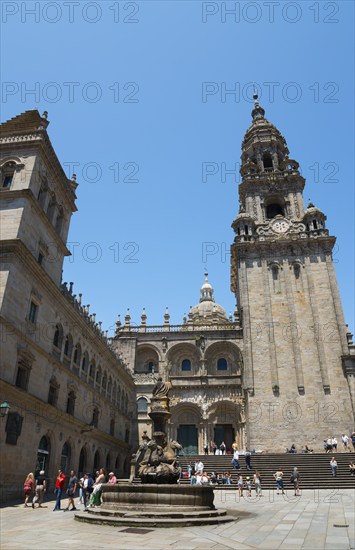 Historic cathedral with high bell tower on a lively square, cathedral, Fonte dos Cabalos, Fountain