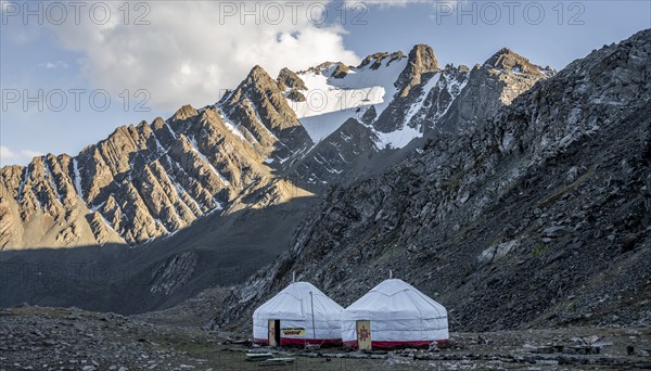 Yurts in a mountain valley in the Tien Shan Mountains, near Altyn Arashan, Kyrgyzstan, Asia