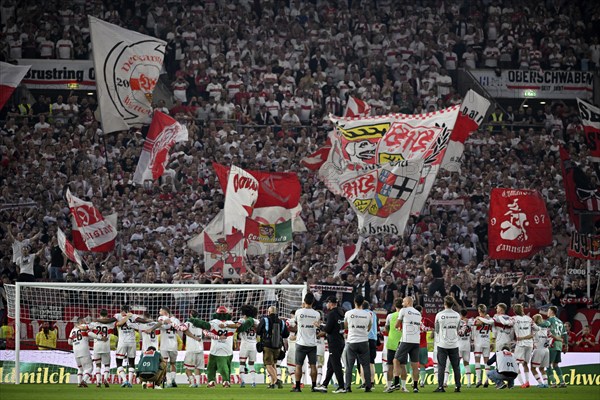 VfB Stuttgart players being celebrated by fans, Cannstatter Kurve, fan curve, flags, atmospheric,