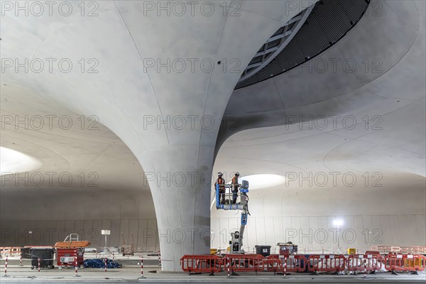Impressions of the new Stuttgart 21 main station. The shell is finished, now it's time for the