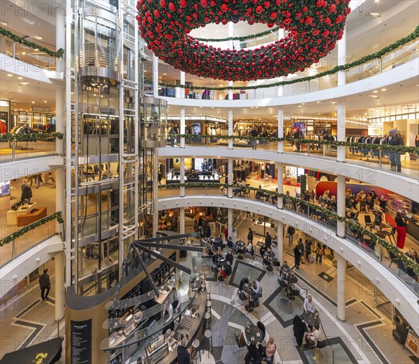Breuninger department stores' during the Advent season, interior shot with Advent wreath.