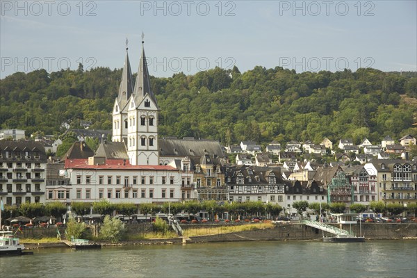 View of townscape with UNESCO St. Severus Church in Boppard, Rhine, Rhine bank,