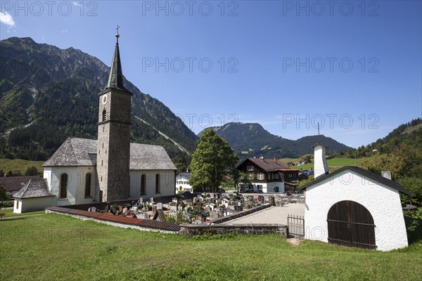 Church and cemetery in Hinterstein, Bad Hindelang, Oberallgäu, Allgäu, Bavaria, Germany, Europe