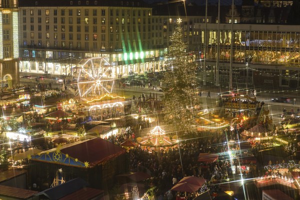 The Striezelmarkt, which has been held since 1434, is the oldest Christmas market in Germany and