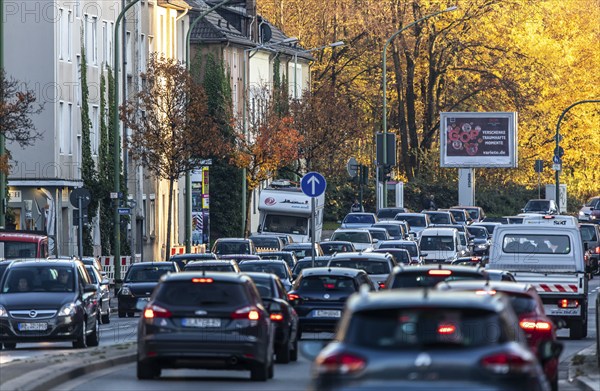 Gladbecker Straße in Essen, B224, inner-city street in Essen heavily polluted by air pollution,