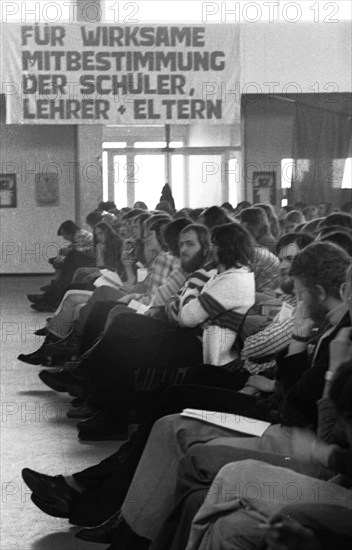 The student congress Democratic Education of the DKP-oriented Socialist German Workers' Youth